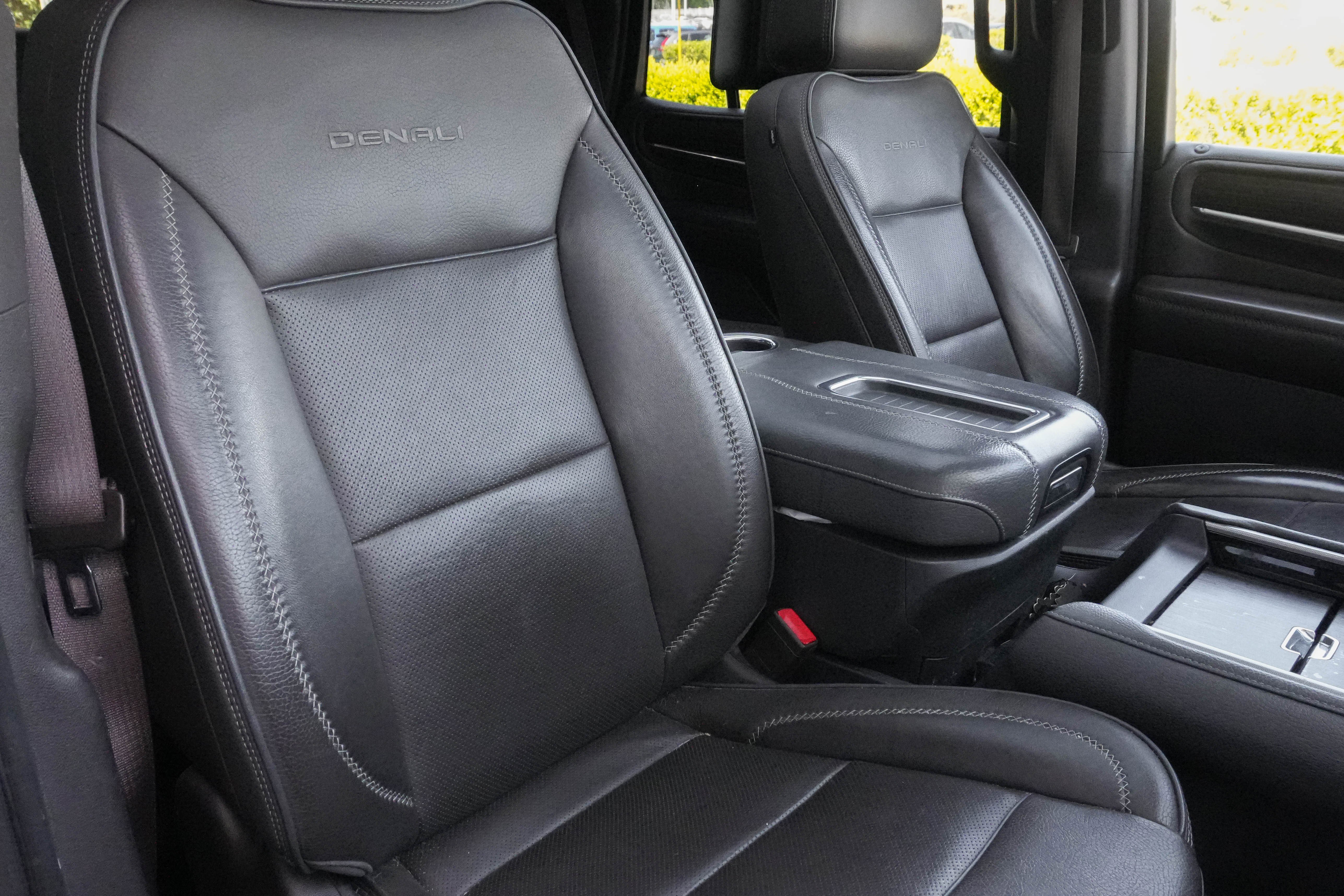 Used 2021 GMC Yukon Denali w/ Denali Premium Package RWD image 14