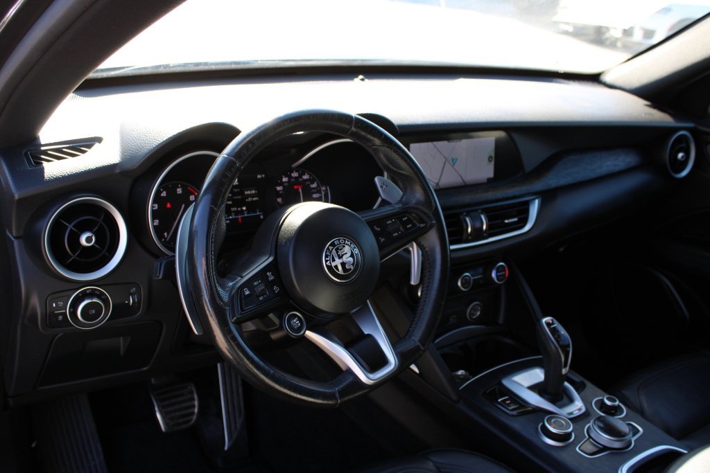 Used 2022 Alfa Romeo Stelvio Sprint image 11