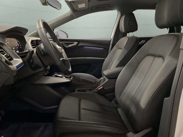 Used 2024 Audi Q4 e-tron Prestige image 18