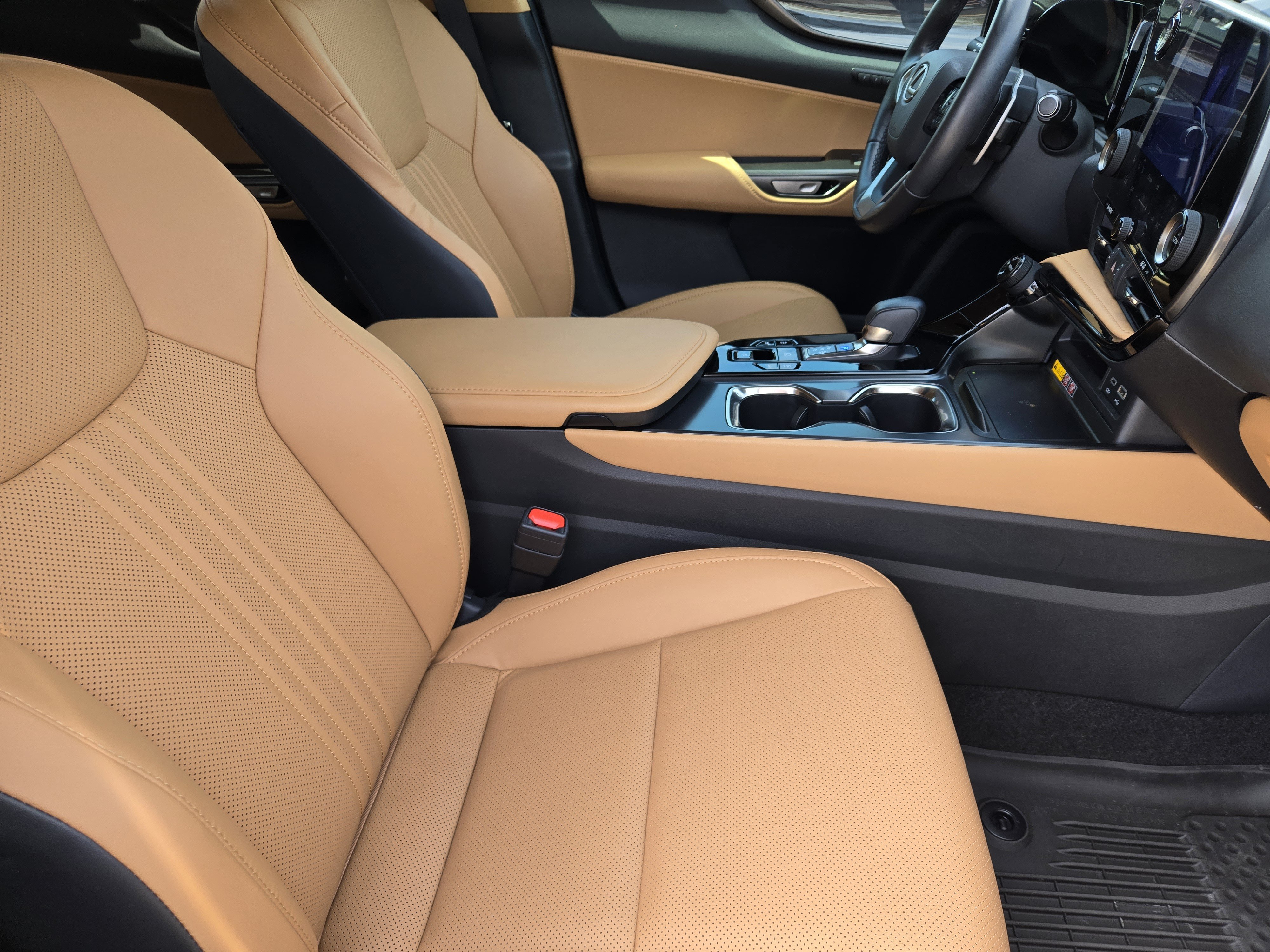Certified 2026 Lexus NX 350 AWD w/ Accessory Package (2T) image 10