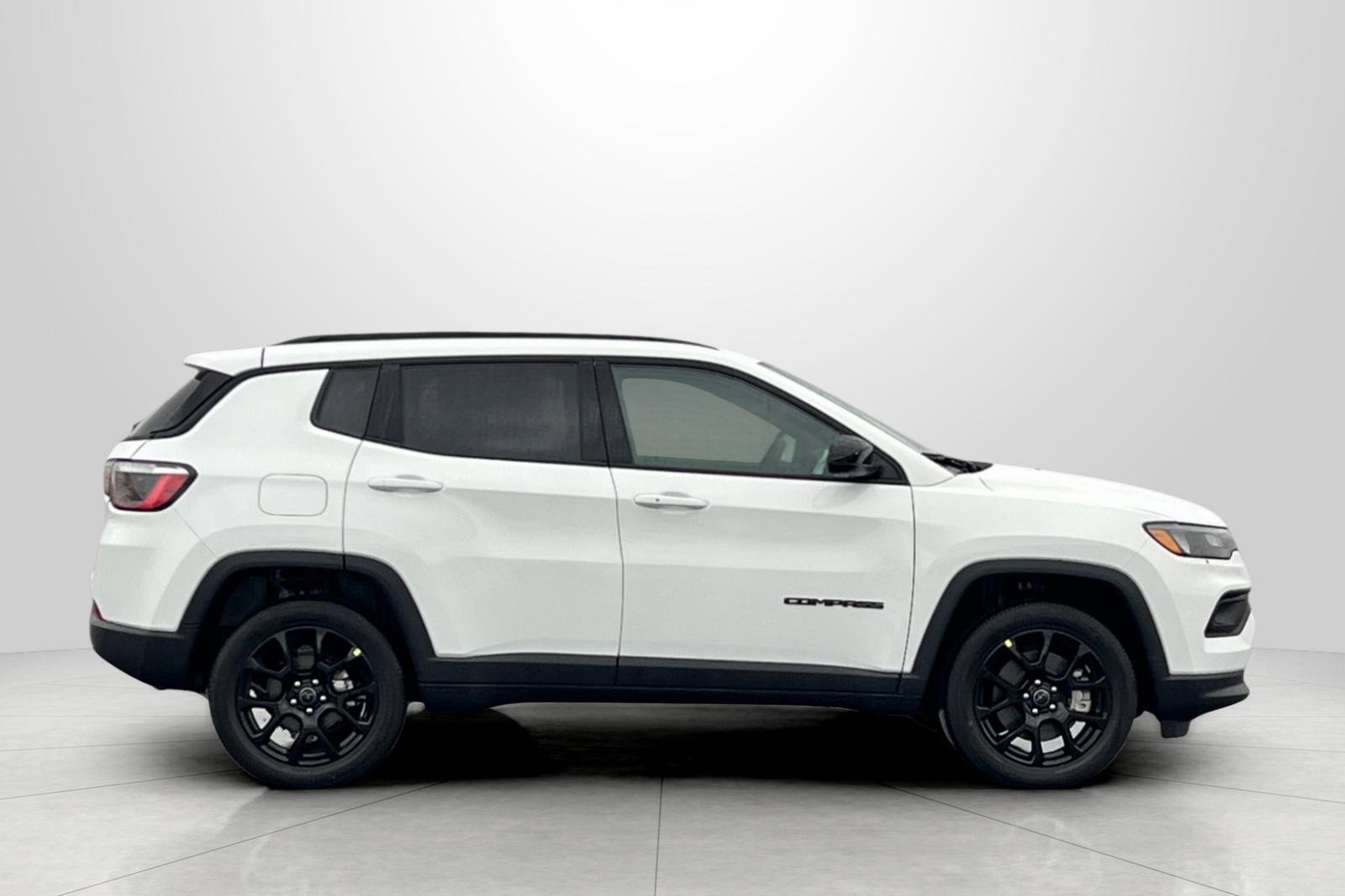 New 2026 Jeep Compass Latitude image 4