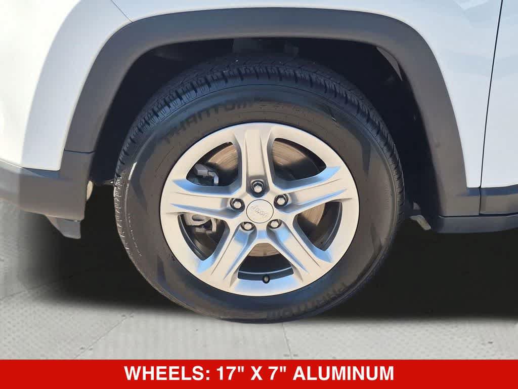 Used 2024 Jeep Compass Latitude AWD/4WD image 13