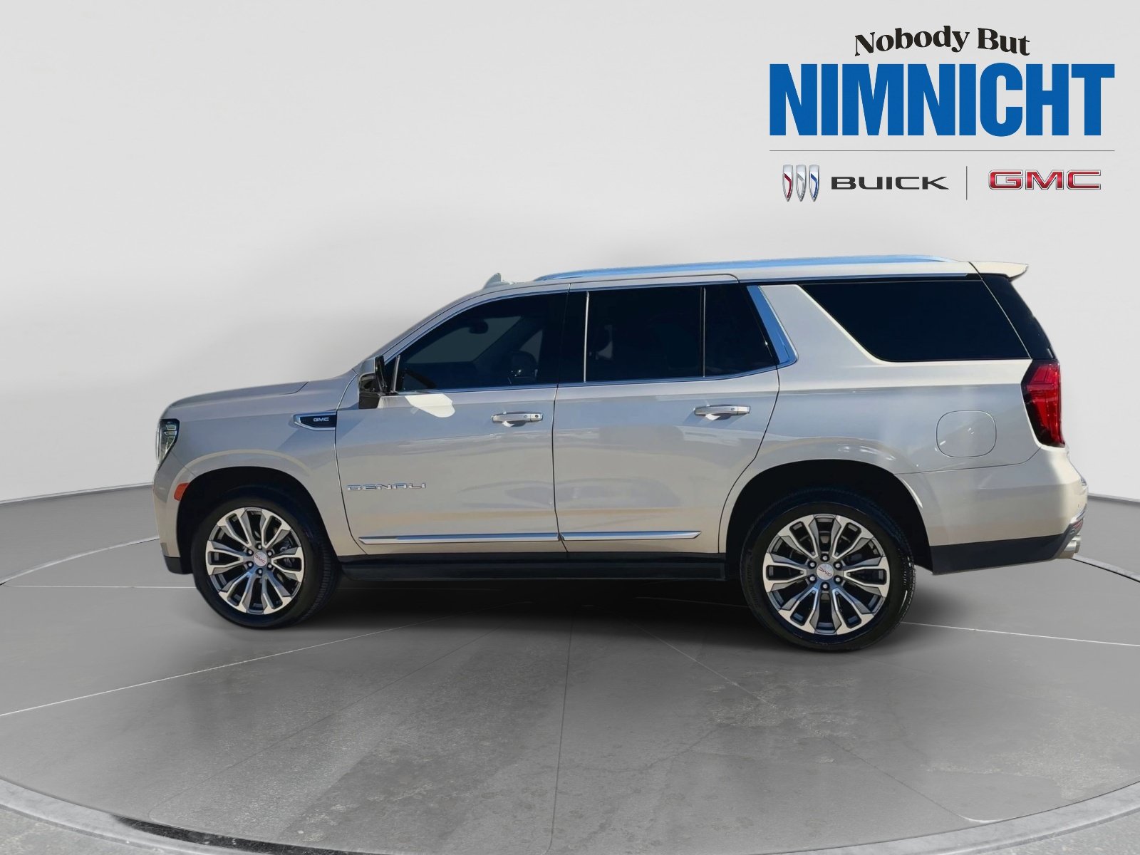 Used 2022 GMC Yukon Denali RWD image 5