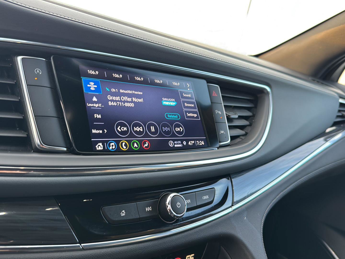 Used 2024 Buick Enclave Premium image 21