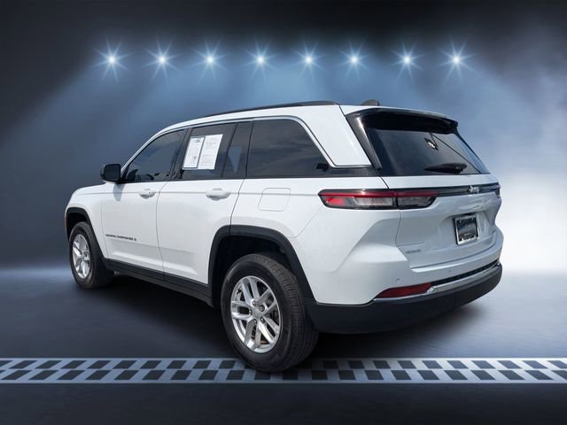 Used 2024 Jeep Grand Cherokee Laredo X w/ Trailer Tow Package AWD/4WD image 5