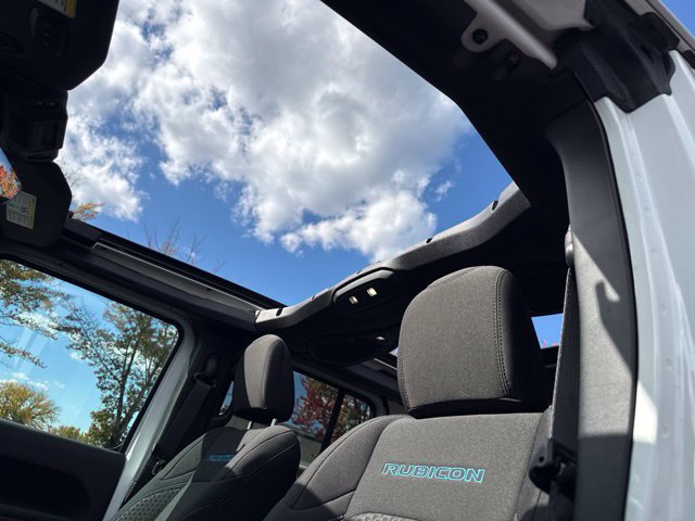 Used 2024 Jeep Wrangler Unlimited Rubicon 4xe w/ Technology Group AWD/4WD image 6