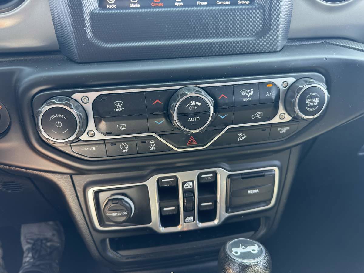 Used 2018 Jeep Wrangler Unlimited Sport S image 43