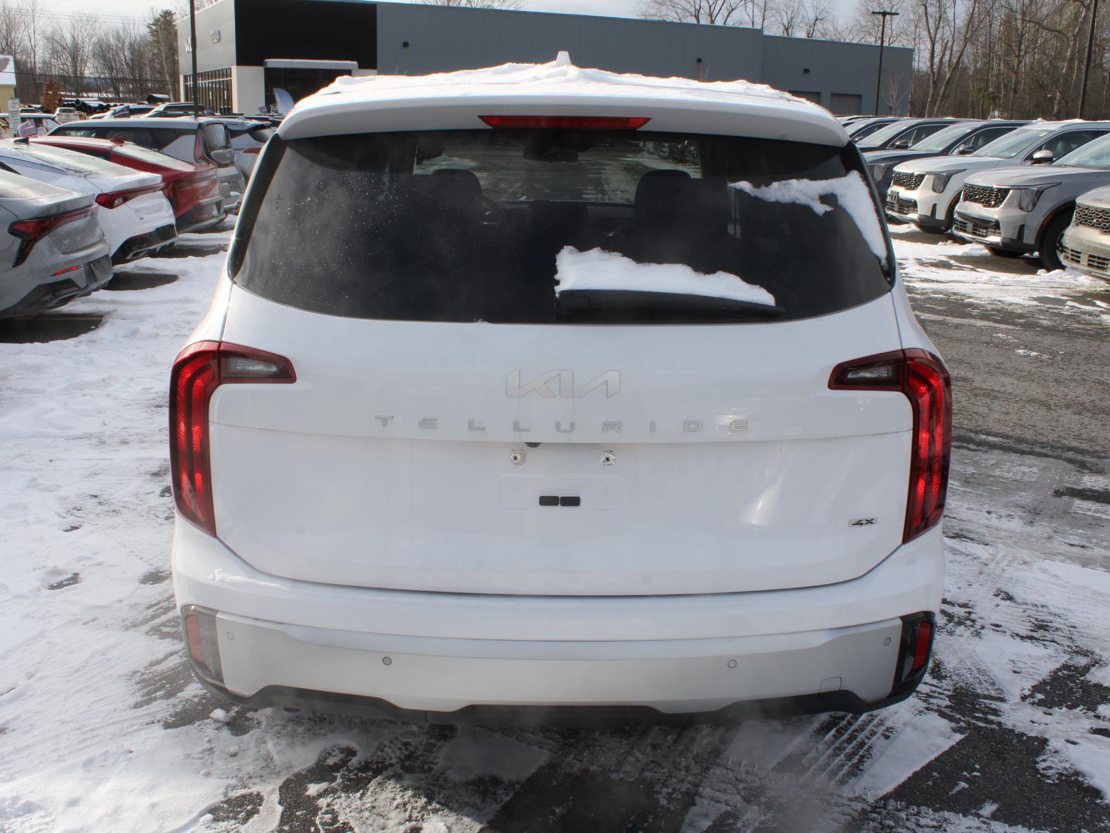 Used 2024 Kia Telluride LX image 6