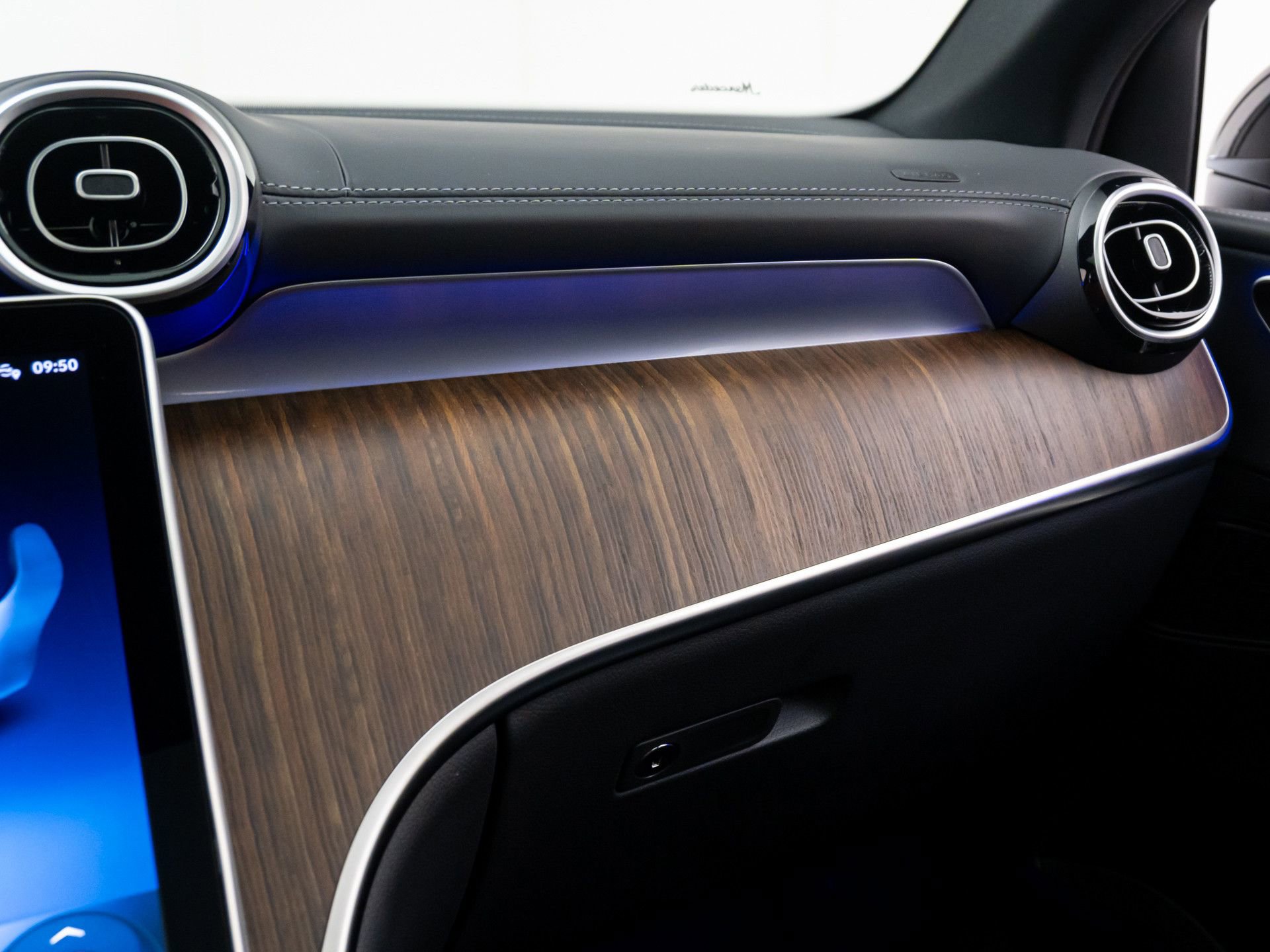 Certified 2025 Mercedes-Benz GLC 350e 4MATIC image 30