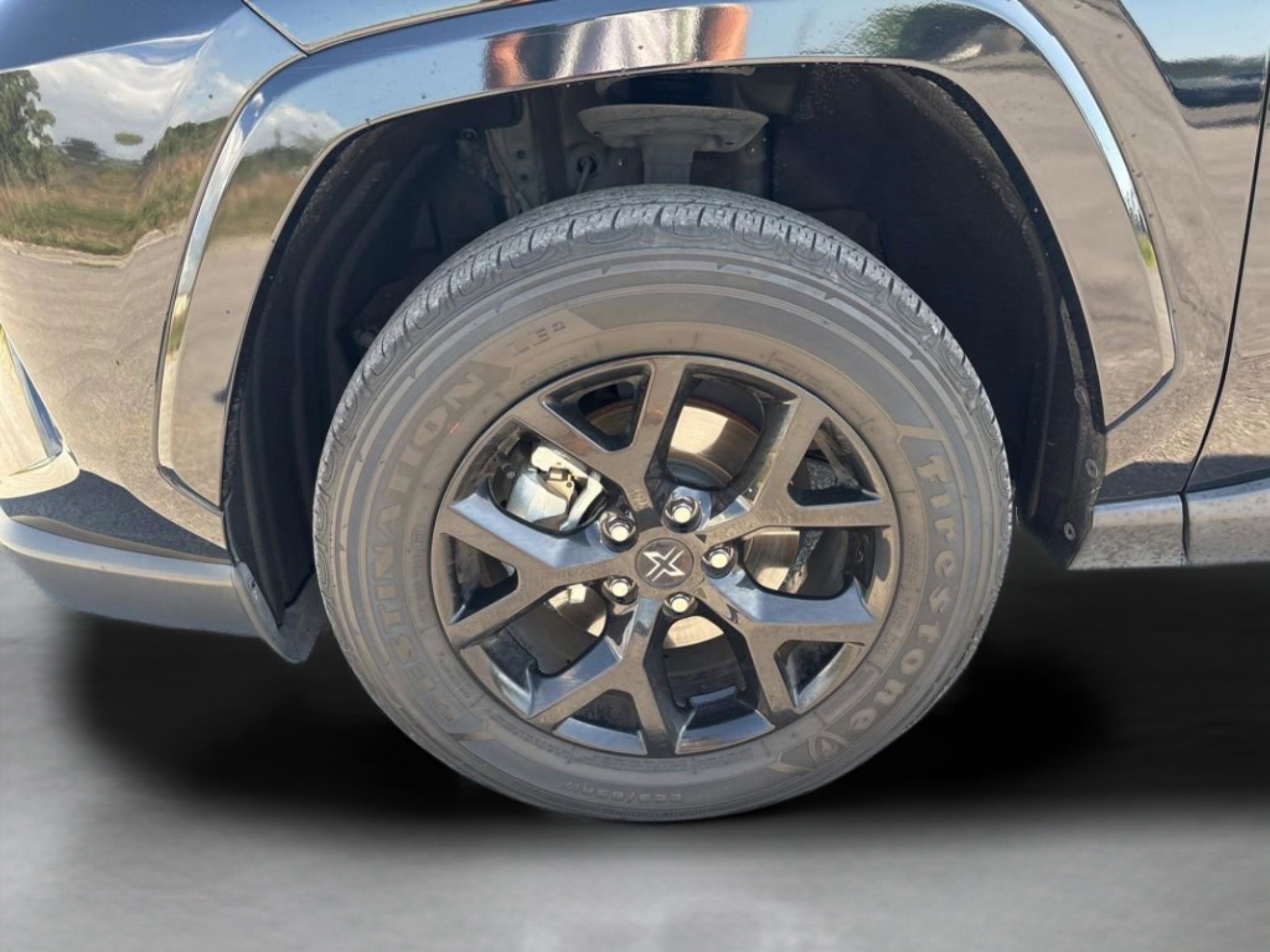 Used 2021 Toyota RAV4 XLE image 45