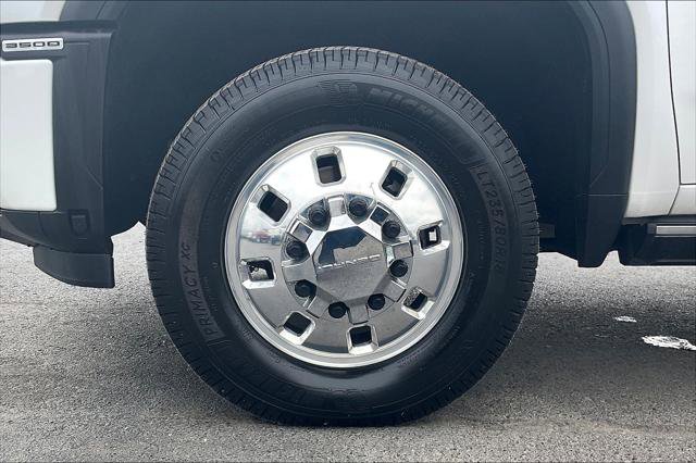 Used 2024 GMC Sierra 3500 Denali w/ Technology Package image 30
