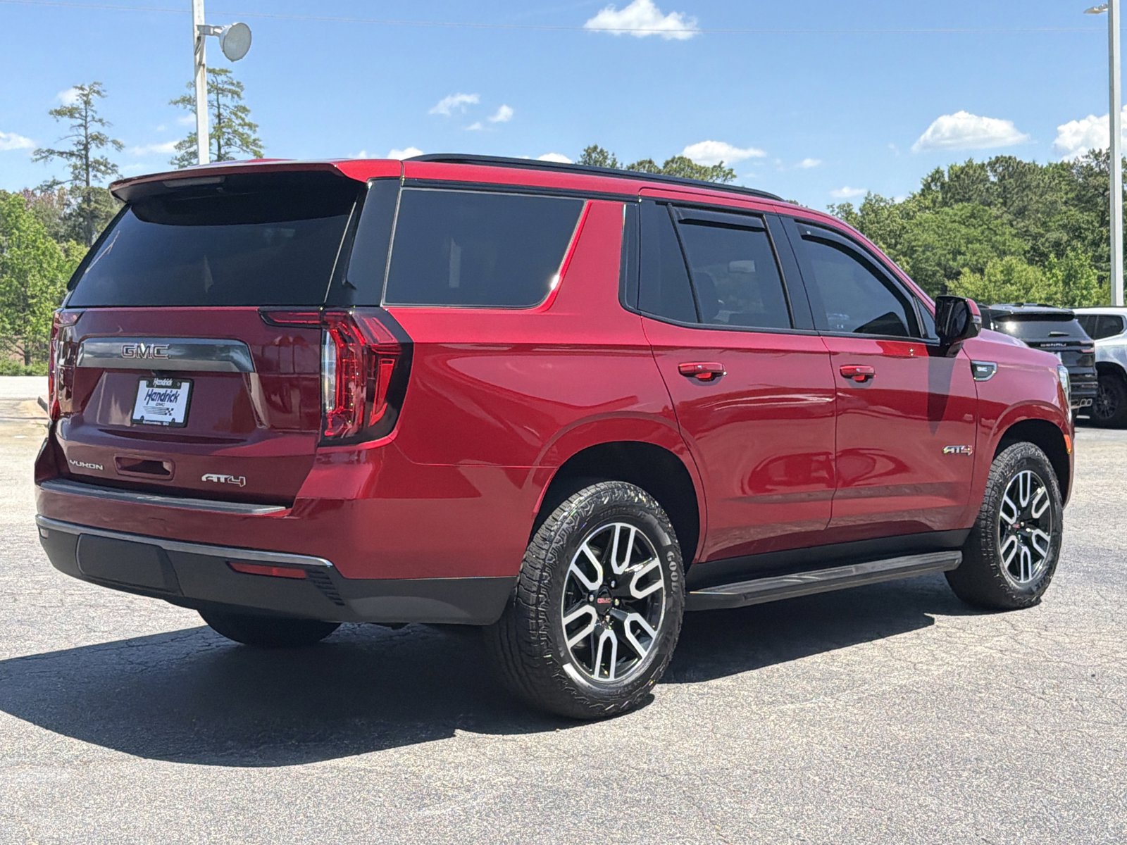 Used 2024 GMC Yukon AT4 w/ Technology Package image 12