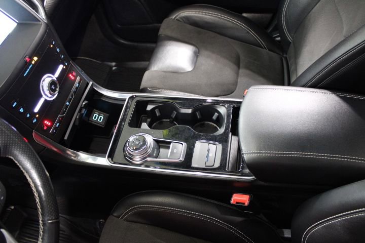 Used 2020 Ford Edge ST w/ Cold Weather Package image 14