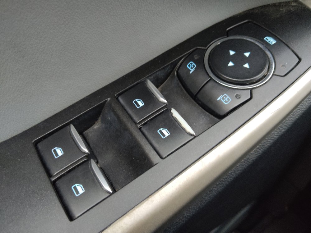 Used 2021 Ford Explorer XLT w/ Equipment Group 202A AWD/4WD image 27