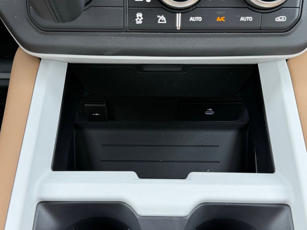 New 2026 Land Rover Defender 110 X-Dynamic SE image 21