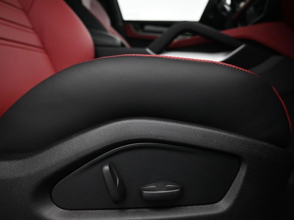 New 2026 Porsche Cayenne S image 15