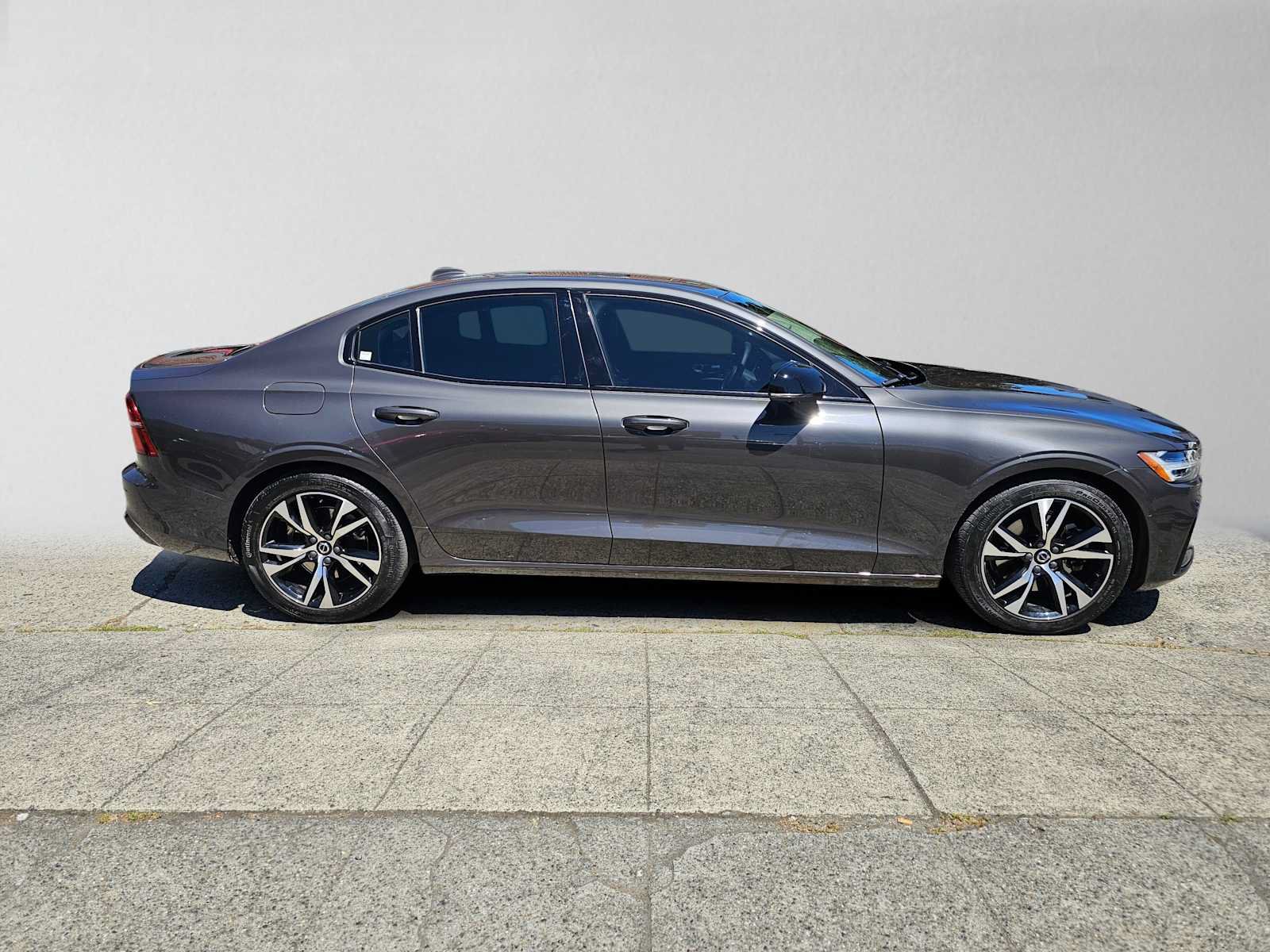 Certified 2024 Volvo S60 B5 Plus AWD/4WD image 2
