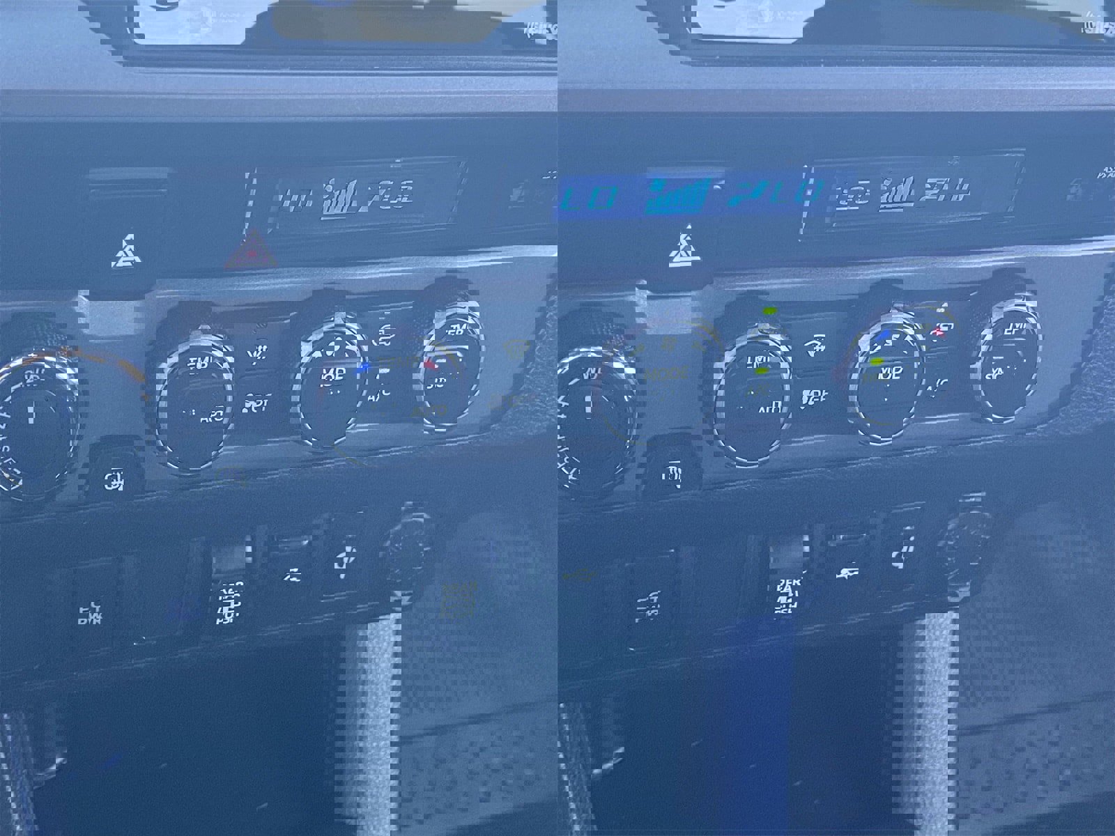 Used 2022 Toyota Tacoma TRD Off-Road image 29