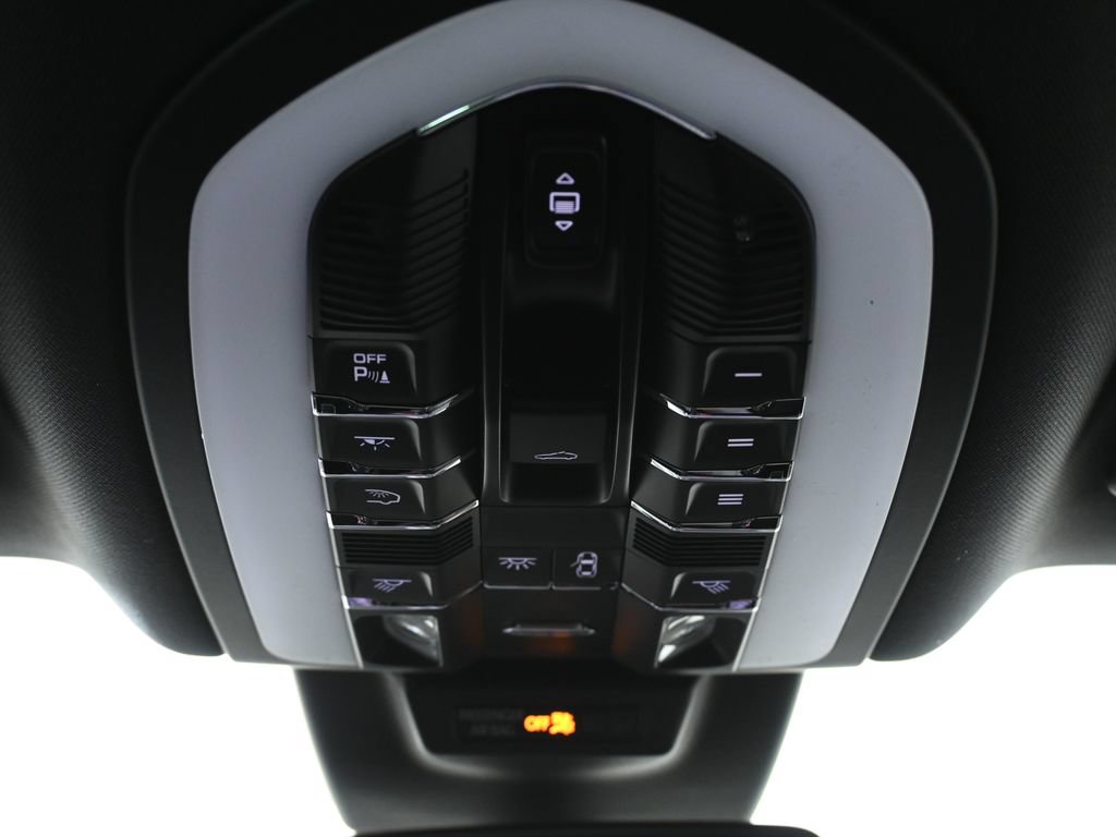 New 2026 Porsche Macan AWD/4WD image 21