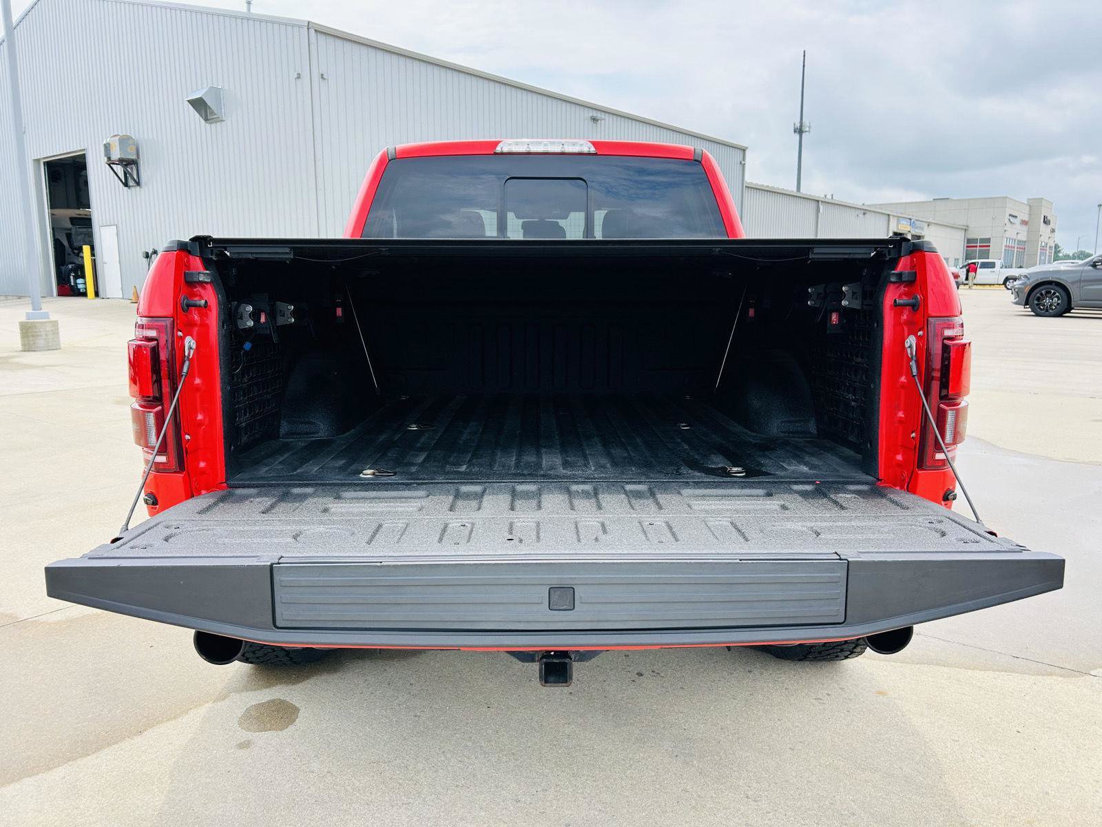 Used 2018 Ford F150 Raptor w/ Equipment Group 802A Luxury AWD/4WD image 30