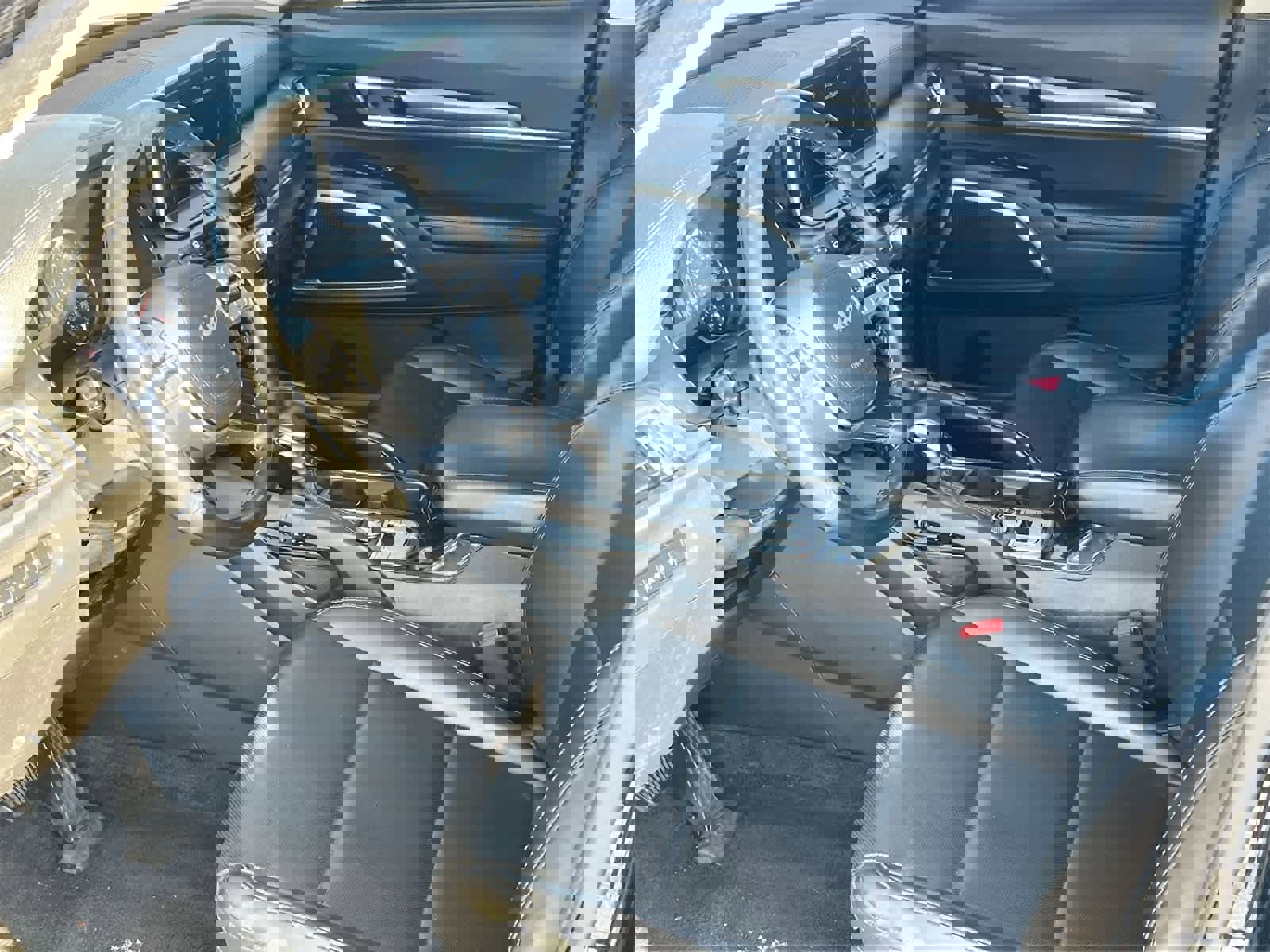 Used 2022 Kia Telluride LX image 10