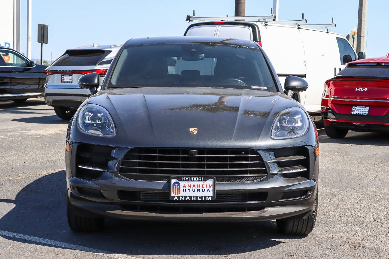 Used 2020 Porsche Macan AWD/4WD image 3