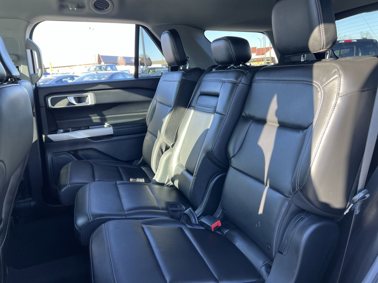 Used 2022 Ford Explorer XLT w/ Equipment Group 202A image 24