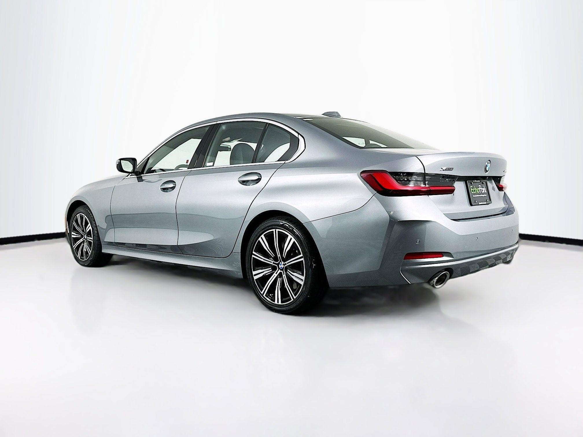 Used 2025 BMW 330i xDrive Sedan w/ Convenience Package image 5