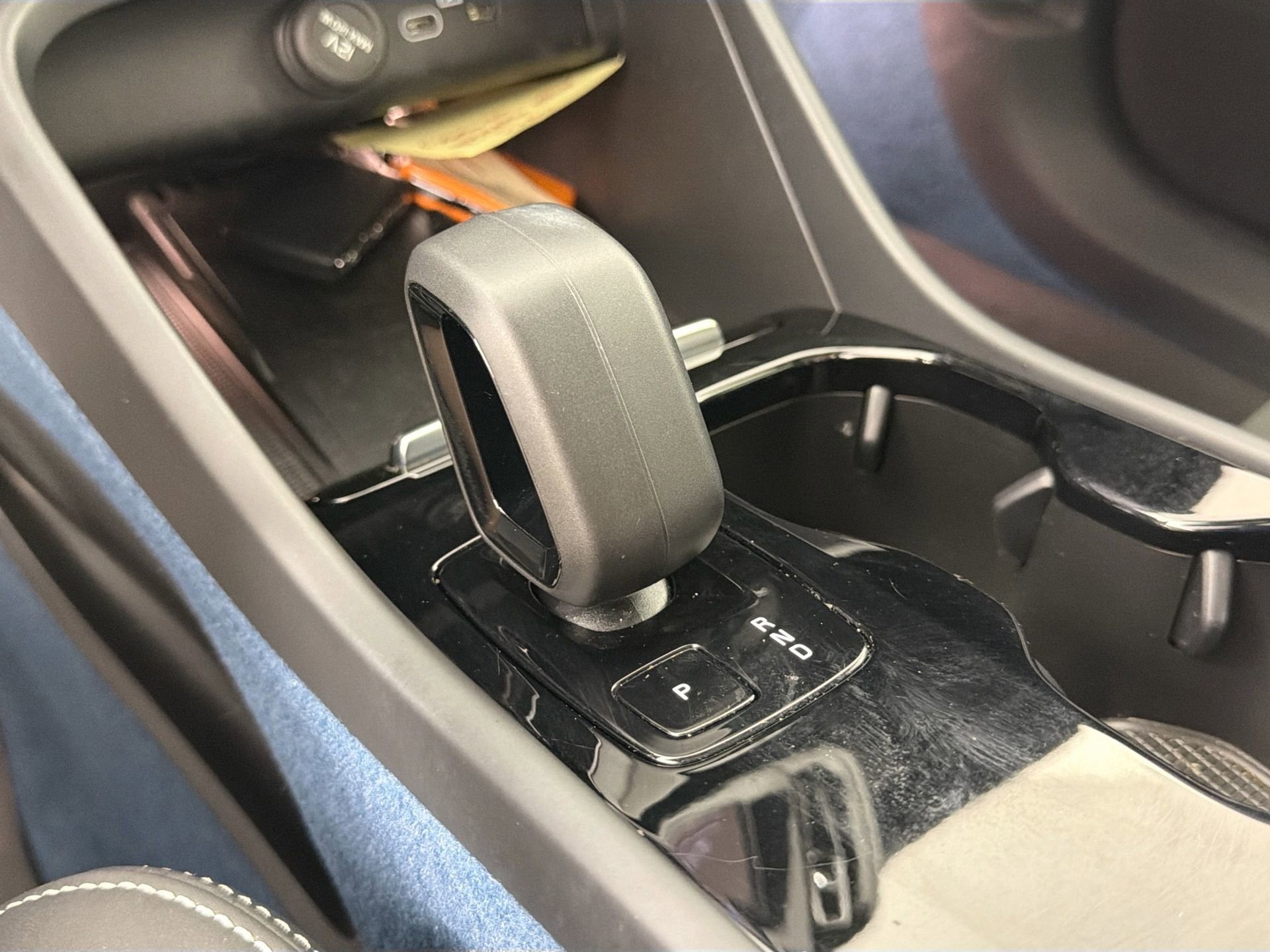 Certified 2023 Volvo C40 P8 Recharge Ultimate image 17