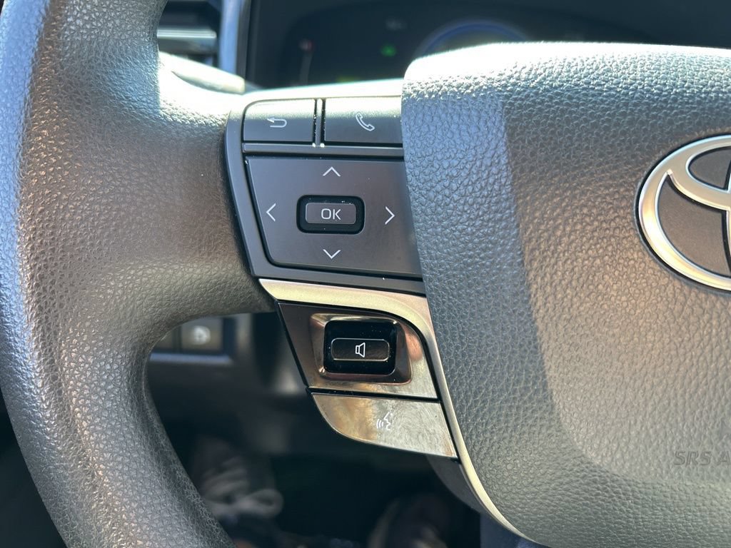 Used 2025 Toyota Camry LE FWD image 25