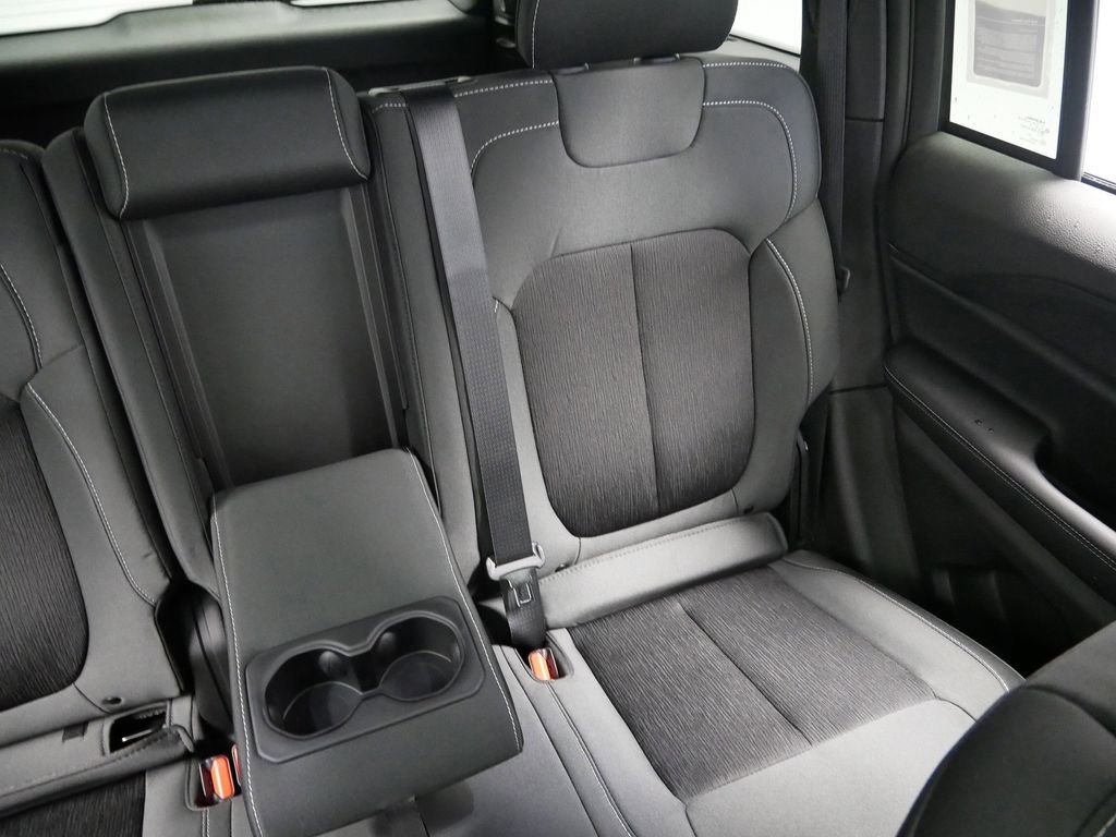 New 2025 Jeep Grand Cherokee Laredo w/ Luxury Tech Group I image 23