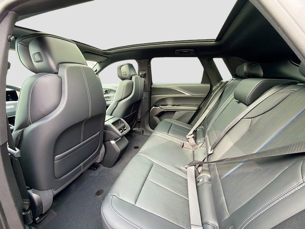 New 2025 Cadillac Lyriq Sport image 25