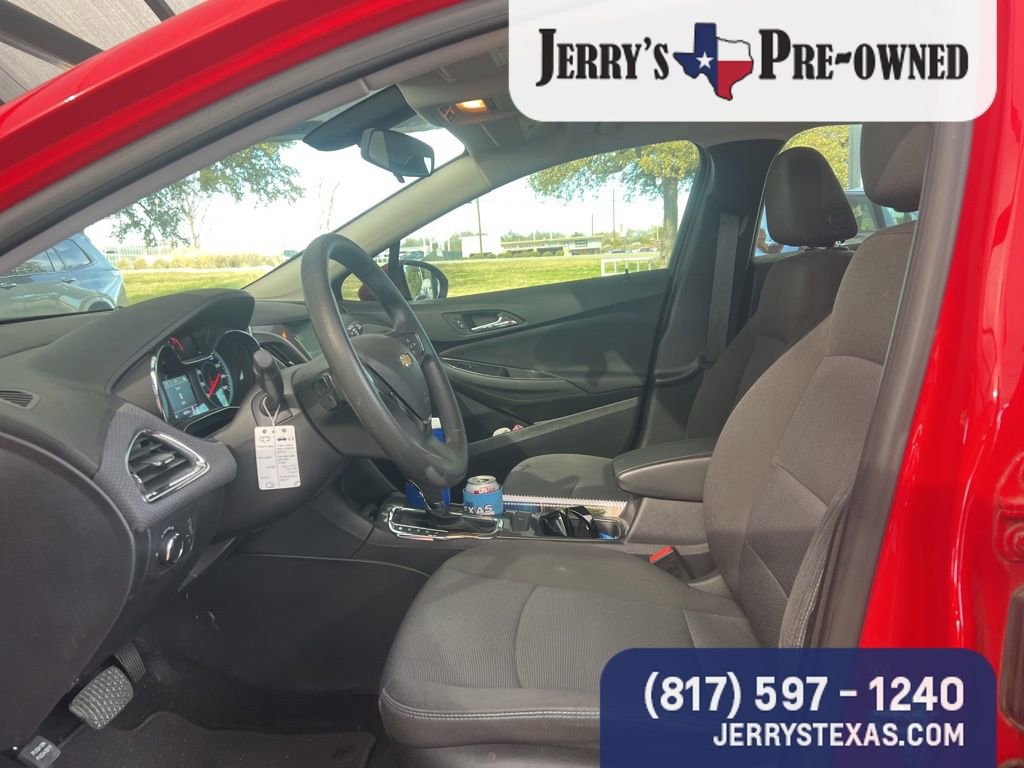 Used 2018 Chevrolet Cruze LT w/ Convenience Package image 7
