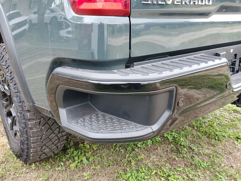 Used 2025 Chevrolet Silverado 1500 ZR2 w/ Technology Package image 13