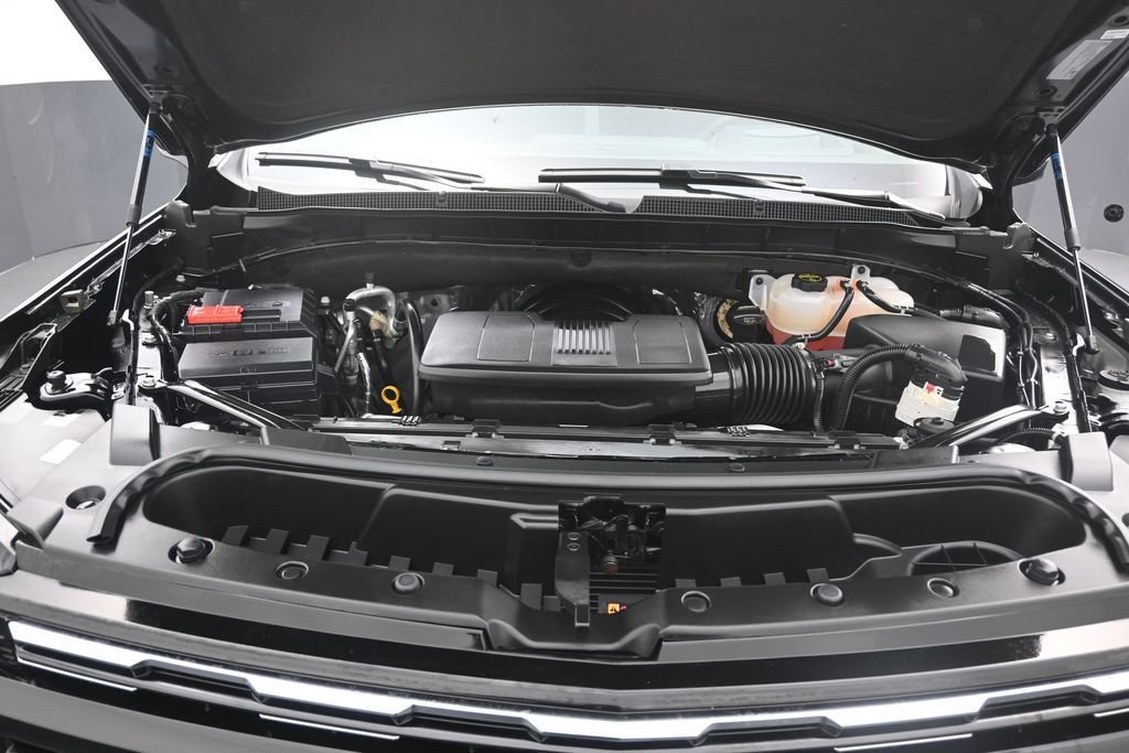 Used 2025 Chevrolet Tahoe High Country RWD image 12
