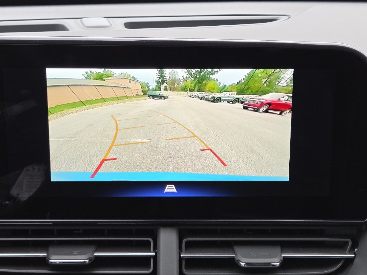 New 2026 Chevrolet Trax LT w/ LT Convenience Package FWD image 8