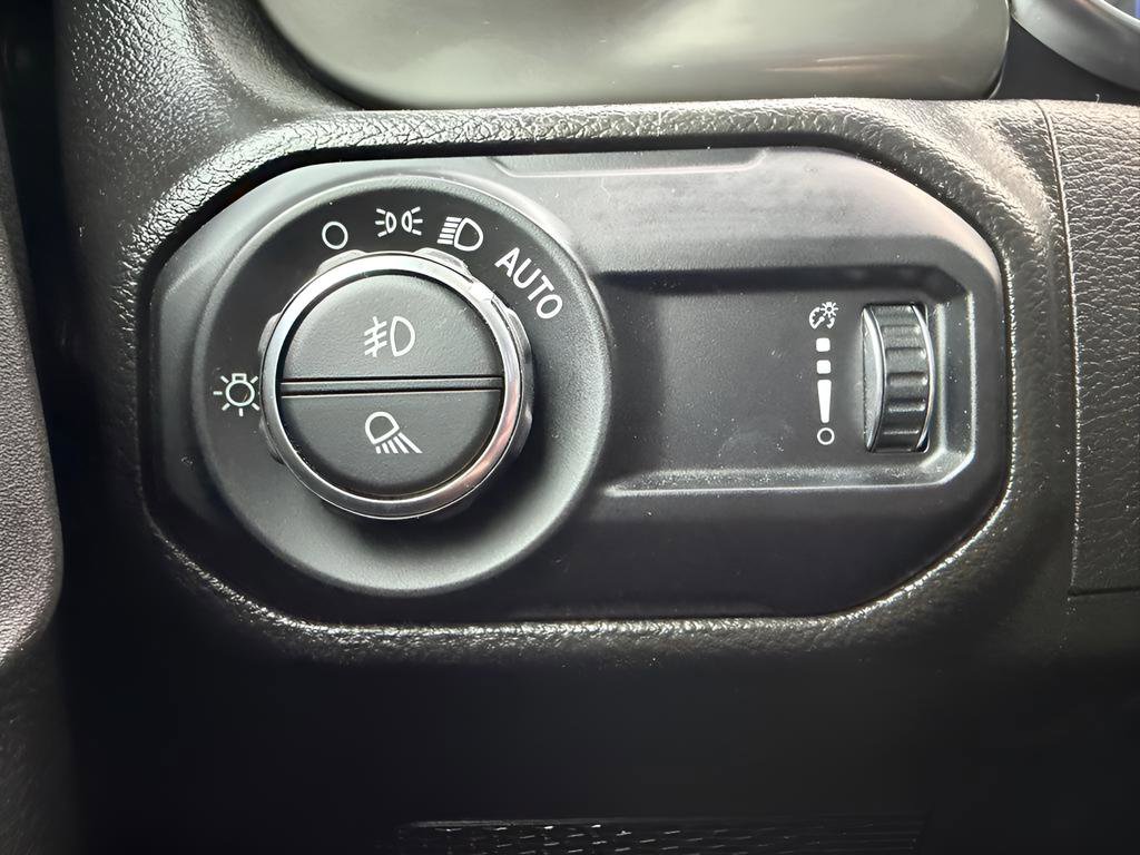 Used 2023 Jeep Gladiator Overland image 17