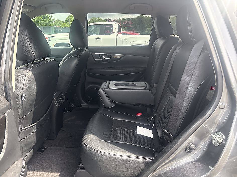 Used 2020 Nissan Rogue SV FWD image 21