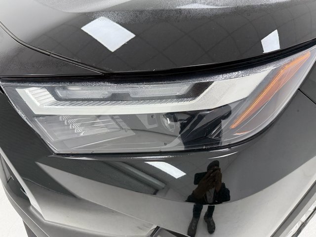 Used 2022 Toyota RAV4 XLE Premium image 6
