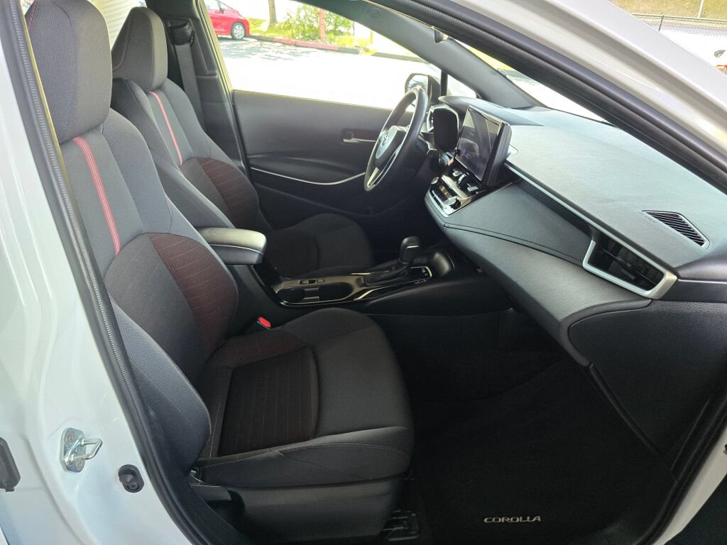 Used 2024 Toyota Corolla SE w/ SE Package FWD image 11