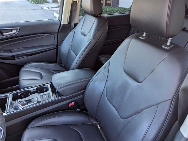 Used 2020 Ford Edge Titanium image 5