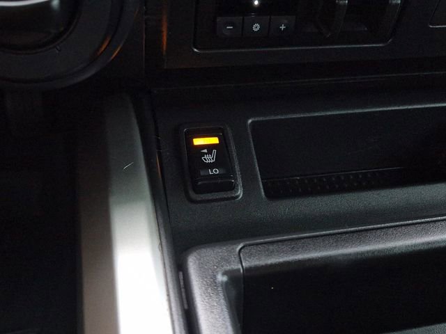 Used 2024 Nissan Titan SV w/ SV Convenience Package image 36