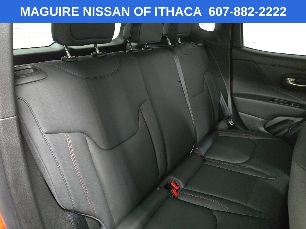 Used 2023 Jeep Renegade Trailhawk w/ Trailhawk Elite Group AWD/4WD image 16