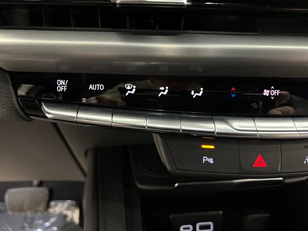 Used 2024 Cadillac XT4 Premium Luxury image 42