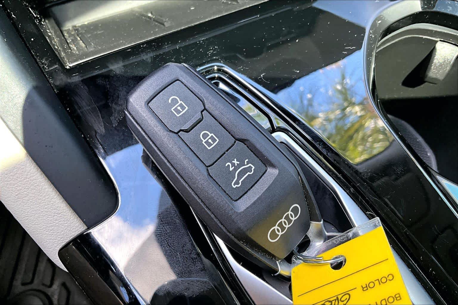 Used 2025 Audi Q5 Prestige AWD/4WD image 15