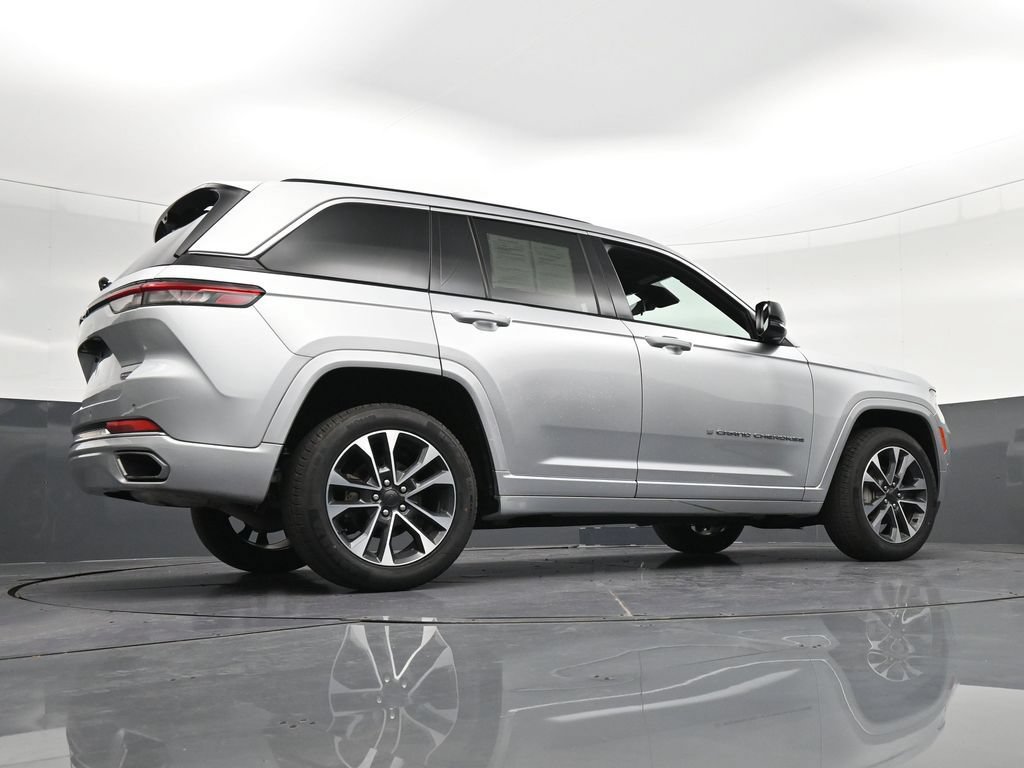 Used 2023 Jeep Grand Cherokee Overland w/ Luxury Tech Group IV RWD image 24