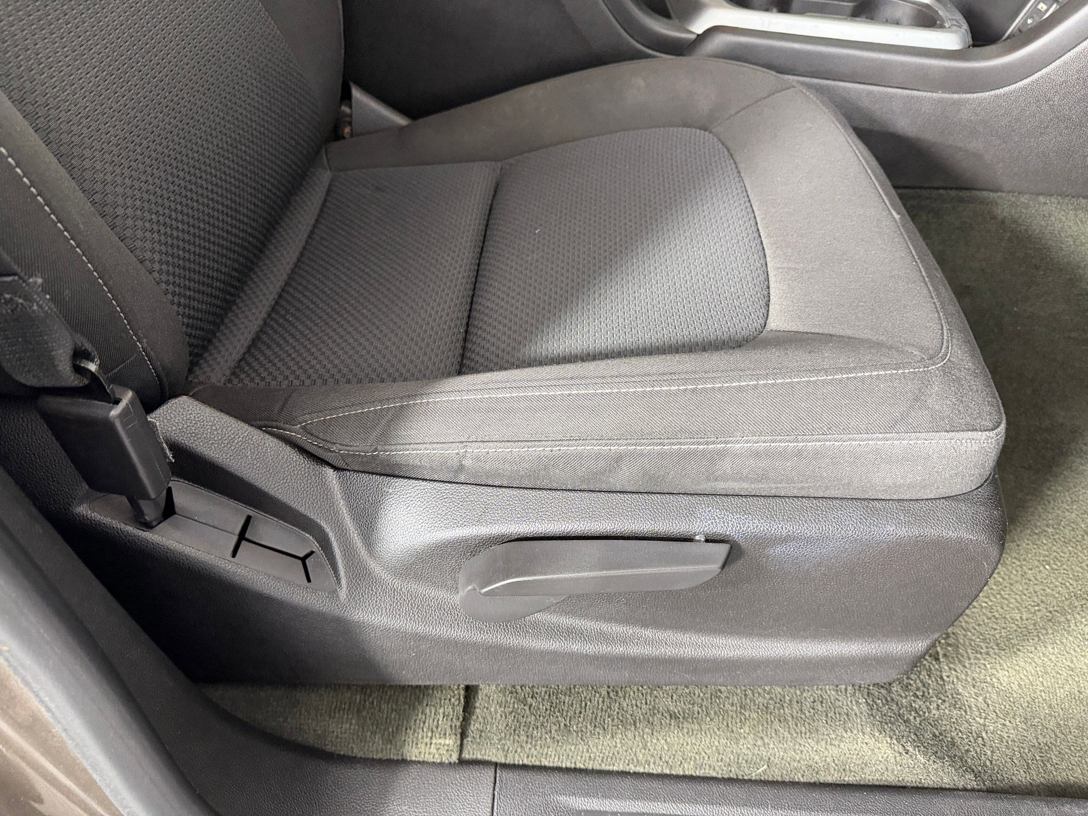 Used 2016 Chevrolet Colorado LT w/ LT Convenience Package image 32