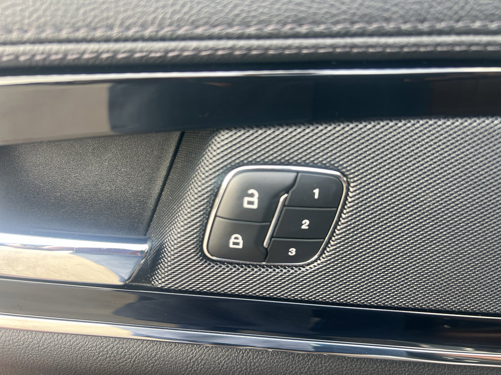 Certified 2023 Lincoln Nautilus Reserve w/ Equipment Group 201A image 22