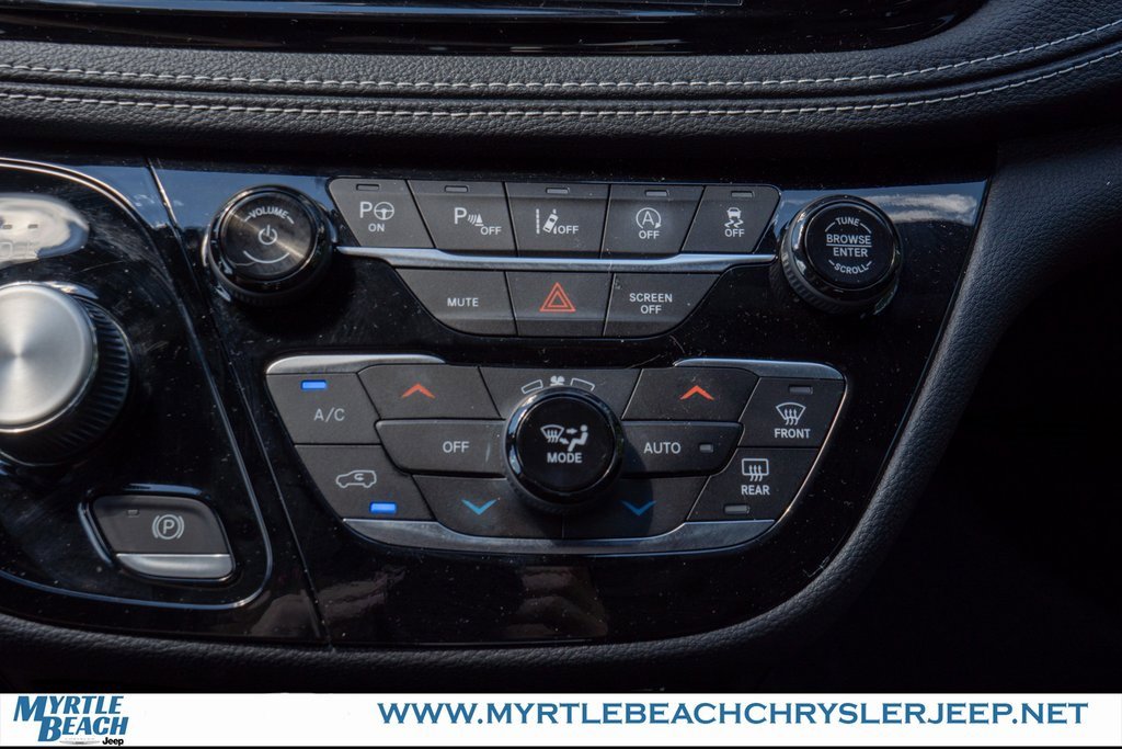 New 2025 Chrysler Pacifica Select w/ Uconnect Theater Family Group image 22