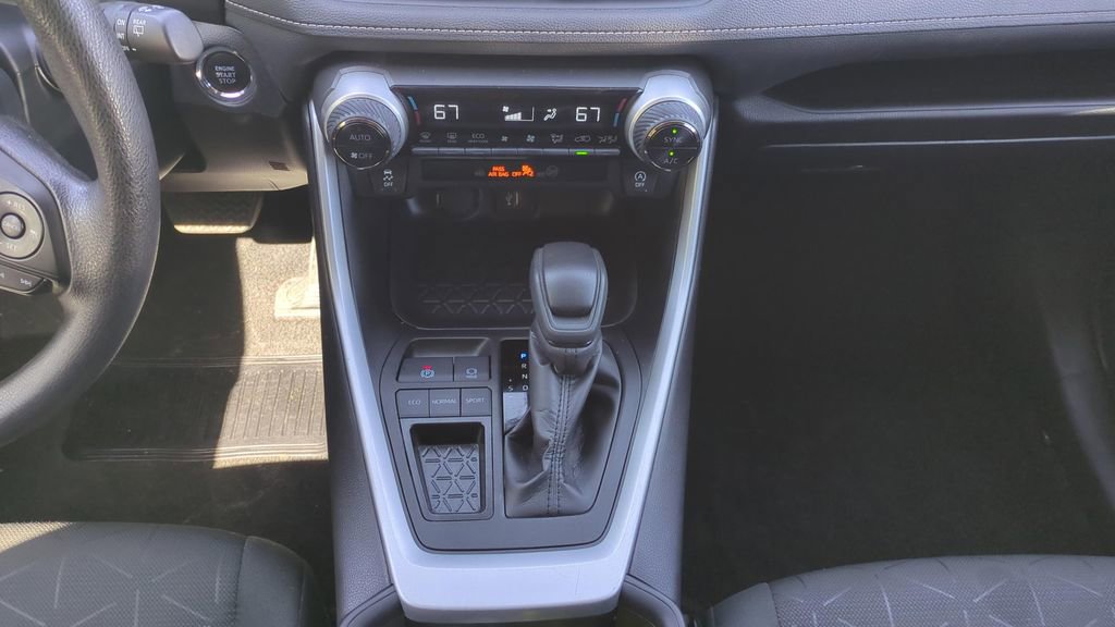 Used 2024 Toyota RAV4 XLE image 17